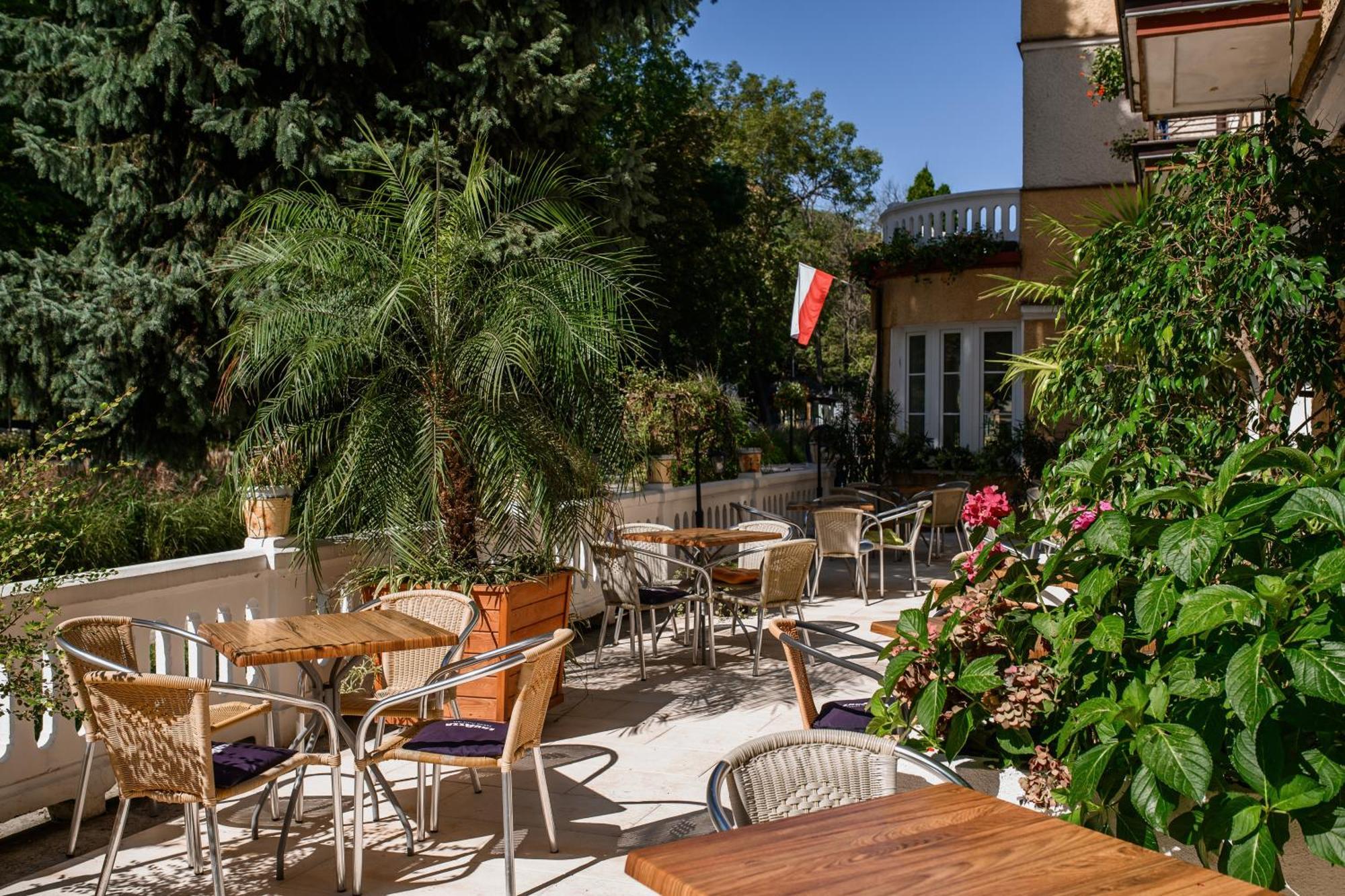 Pensjonat Sanato Hotel Busko Zdroj Exterior photo