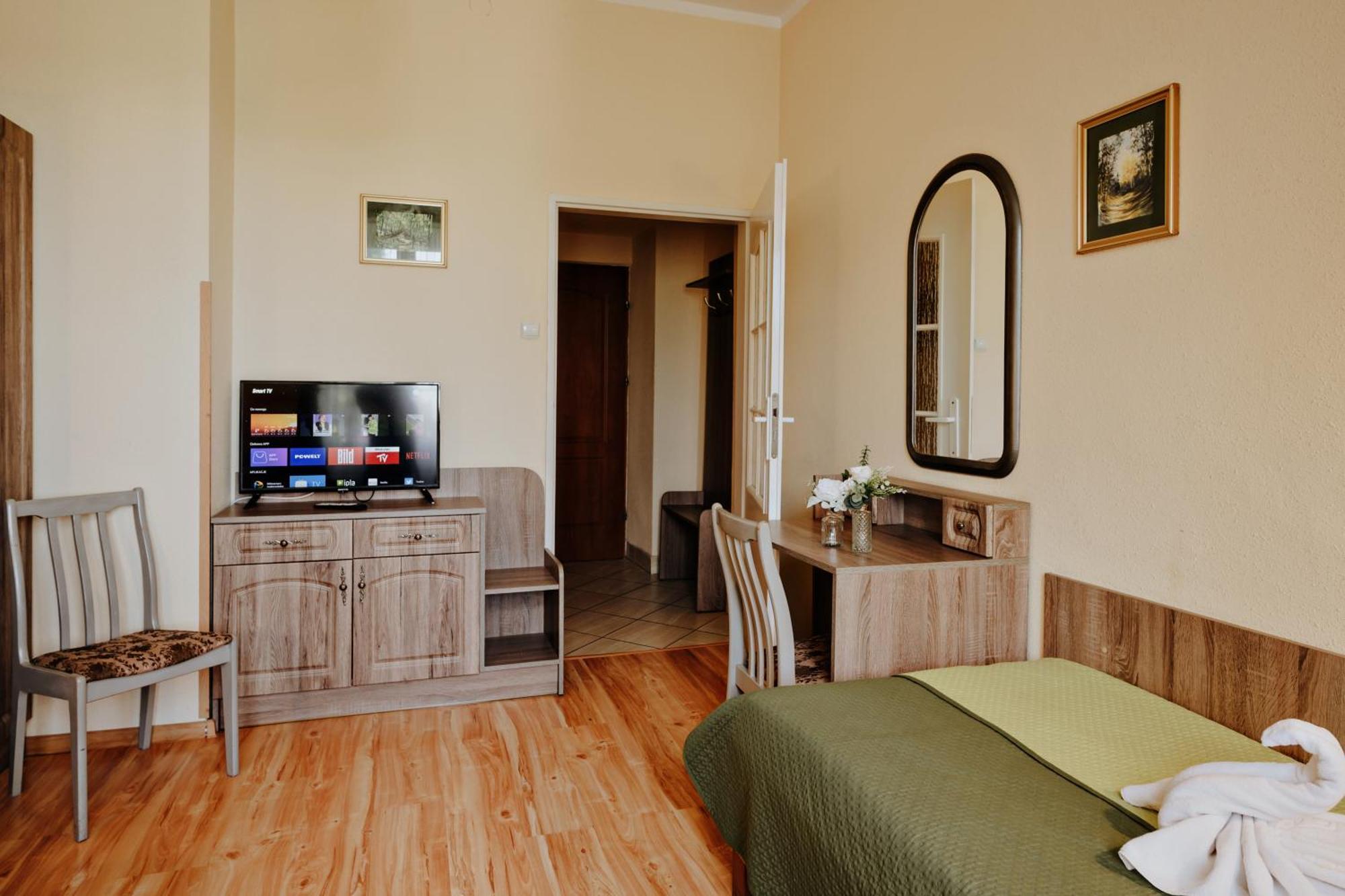 Pensjonat Sanato Hotel Busko Zdroj Exterior photo